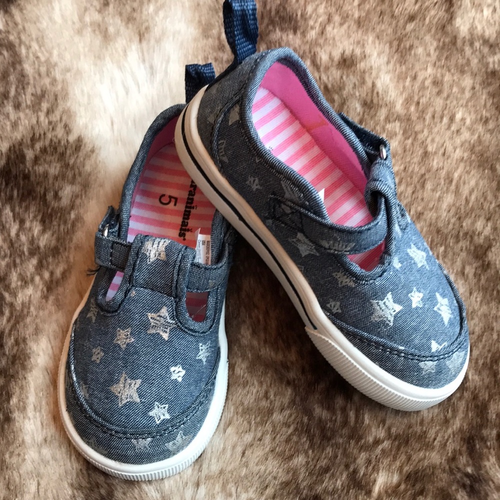 Adorable Denim With Silver Stars Shoes NWOT